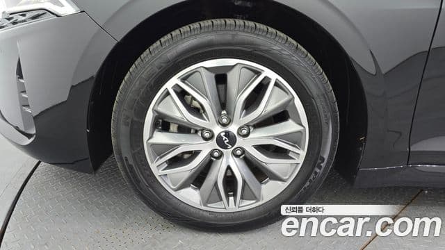 Kia K5 2022 — ფოტო 5/20
