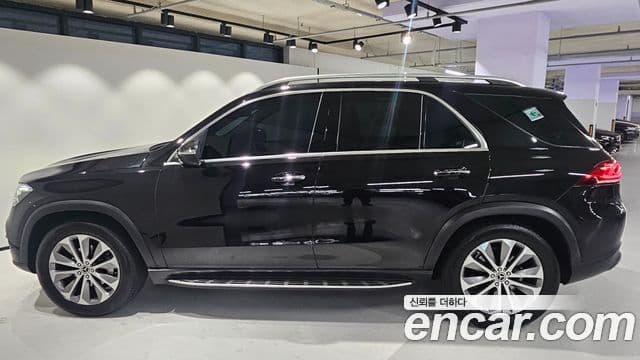 Mercedes-Benz GLE-Class 2021 — Şəkil 7/20