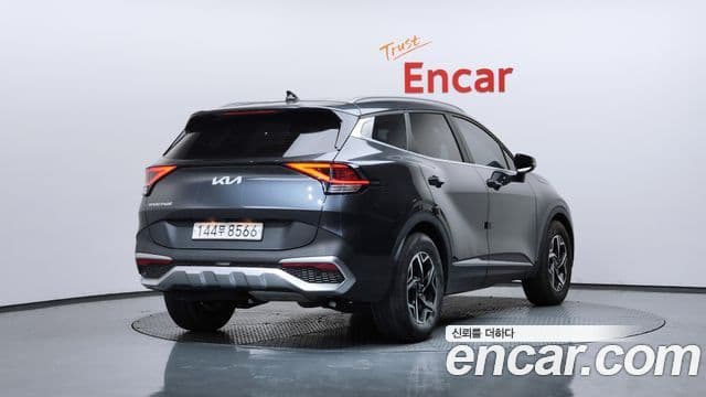 Kia Sportage 2021 — ფოტო 2/20