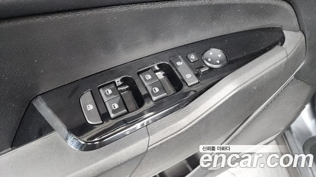 Kia Sportage 2021 — ფოტო 18/20