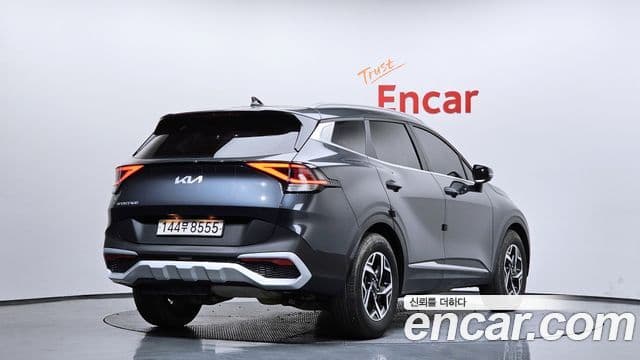 Kia Sportage 2021 — ფოტო 2/20