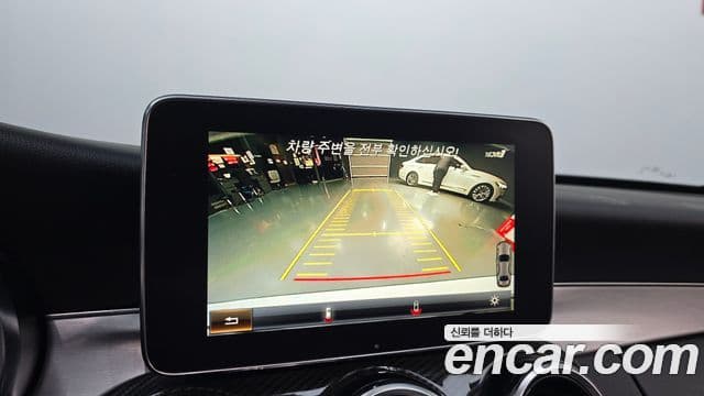 Mercedes-Benz C-Class 2018 — Şəkil 19/20