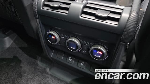 Land Rover Defender 2024 — ფოტო 17/20