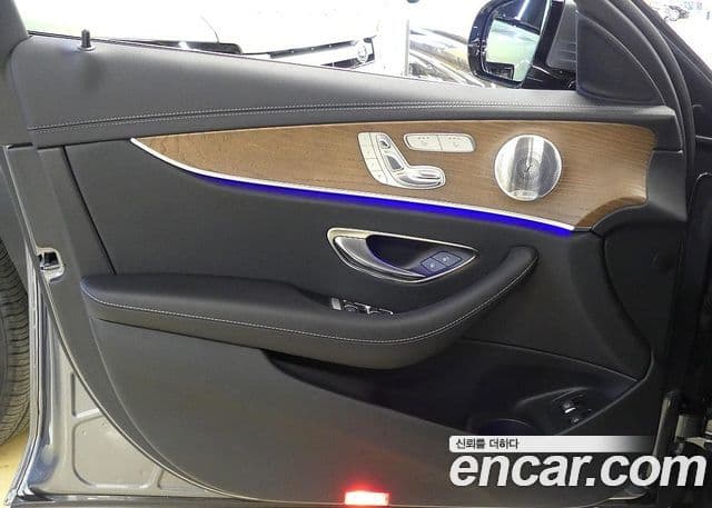 Mercedes-Benz E-Class 2021 — Şəkil 15/20