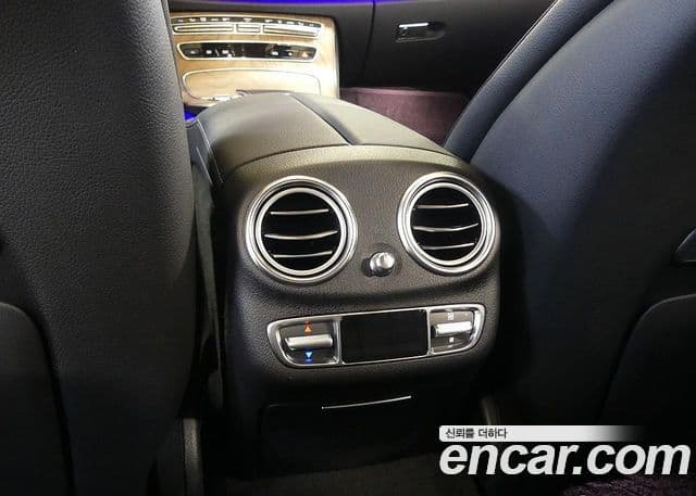 Mercedes-Benz E-Class 2021 — Şəkil 19/20