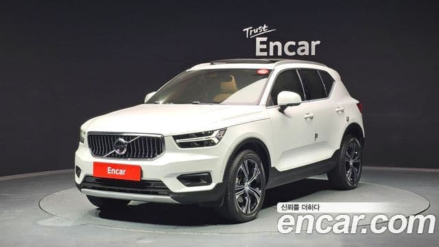 Volvo XC40 2020 — Фото 2/20