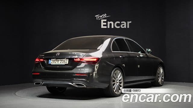 Mercedes-Benz E-Class 2021 — Фото 2/20