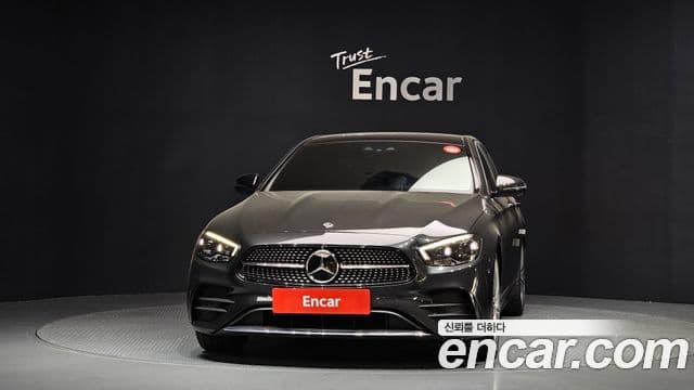 Mercedes-Benz E-Class 2021 — Фото 3/20