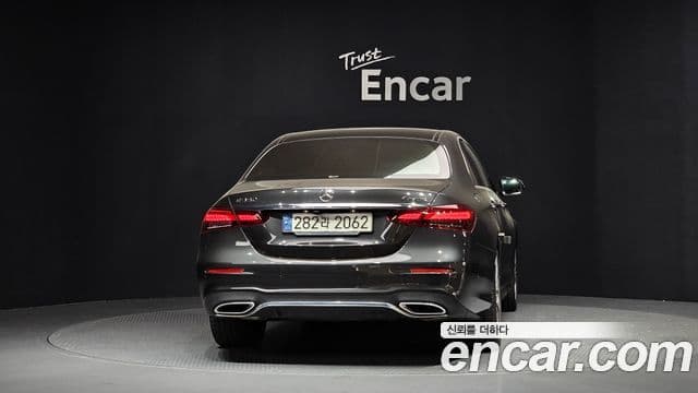 Mercedes-Benz E-Class 2021 — Фото 4/20