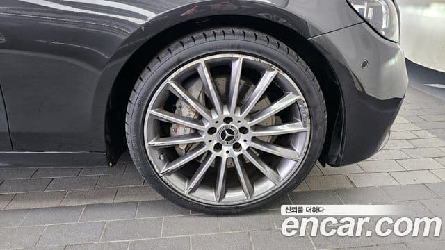 Mercedes-Benz E-Class 2021 — Фото 5/20