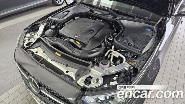 Mercedes-Benz E-Class 2021 — Фото 6/20