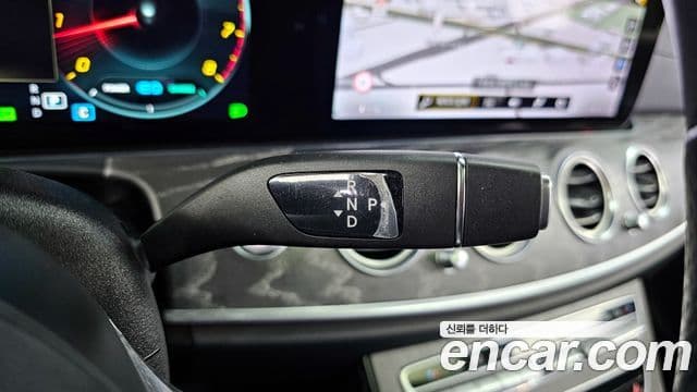 Mercedes-Benz E-Class 2021 — Фото 9/20
