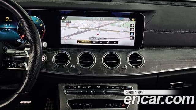 Mercedes-Benz E-Class 2021 — Фото 14/20