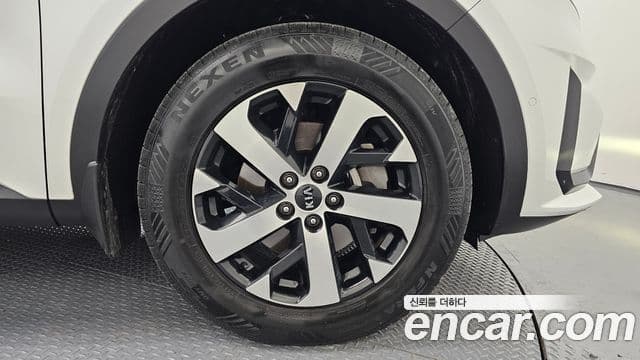 Kia Sorento 2021 — Фото 5/20