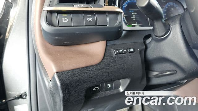 Toyota Crown Crossover 2023 — Фото 13/20