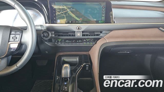Toyota Crown Crossover 2023 — Фото 15/20