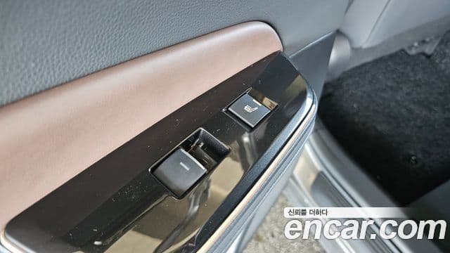Toyota Crown Crossover 2023 — Фото 18/20