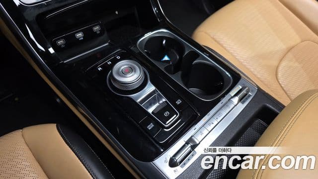 Kia Carnival 2020 — ფოტო 8/20