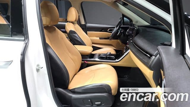 Kia Carnival 2020 — ფოტო 9/20