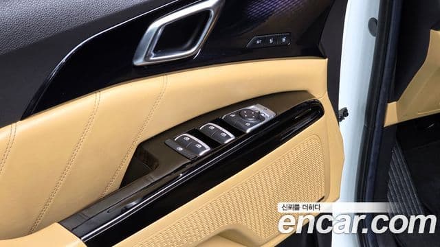 Kia Carnival 2020 — ფოტო 16/20