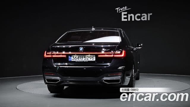 BMW 7 Series 2020 — Фото 4/20