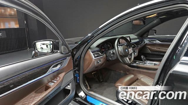 BMW 7 Series 2020 — Фото 10/20