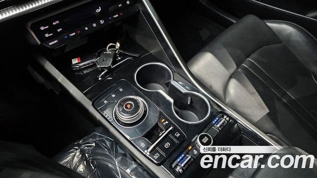 Kia K5 2021 — Şəkil 9/20
