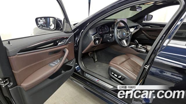 BMW 5 Series 2022 — Şəkil 10/20