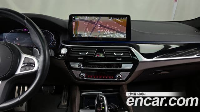 BMW 5 Series 2022 — Şəkil 14/20