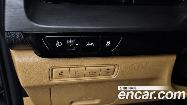 Kia Carnival 2021 — Şəkil 16/20