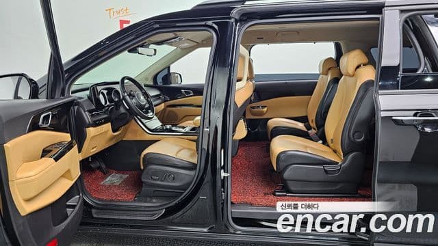 Kia Carnival 2021 — Şəkil 18/20