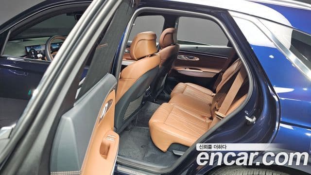 Genesis GV70 2024 — ფოტო 13/20