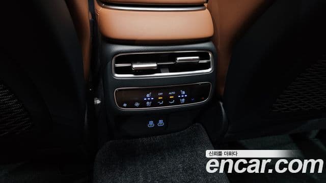 Genesis GV70 2024 — ფოტო 19/20