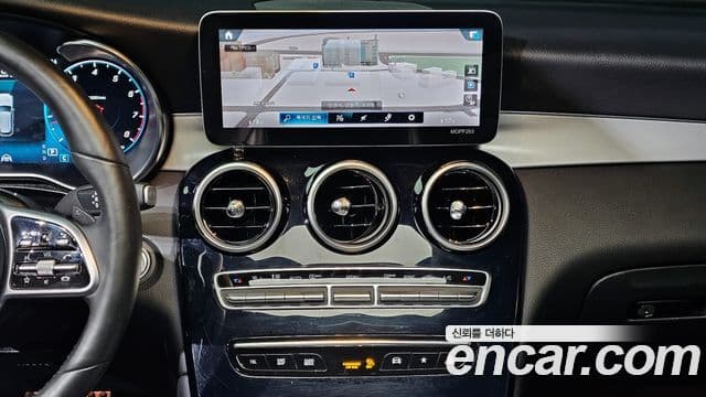 Mercedes-Benz GLC-Class 2020 — Şəkil 19/20