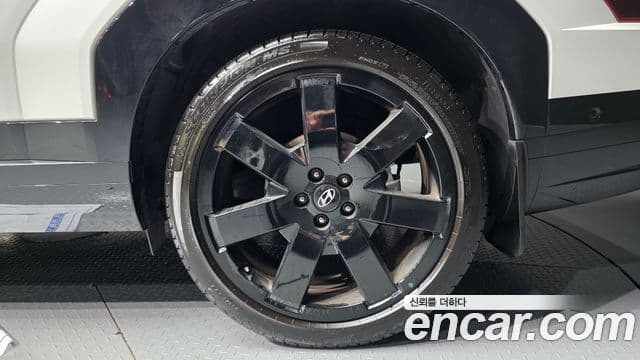Hyundai Santa Fe 2023 — ფოტო 5/20