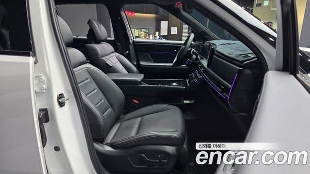 Hyundai Santa Fe 2023 — ფოტო 11/20