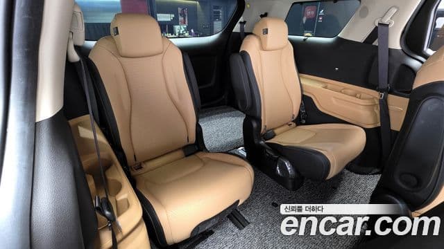 Kia Carnival 2021 — Фото 13/20