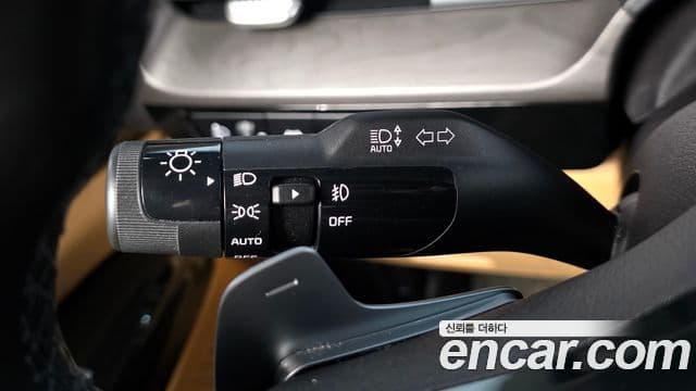 Kia Carnival 2021 — Фото 18/20