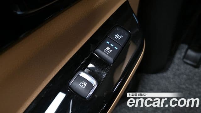 Kia Carnival 2021 — Фото 19/20