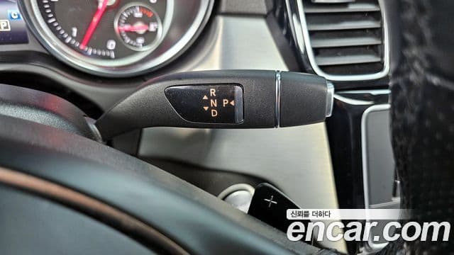 Mercedes-Benz GLE-Class 2018 — ფოტო 9/20