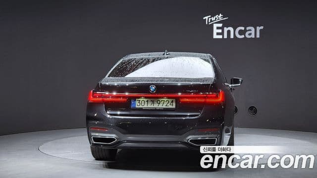 BMW 7 Series 2021 — ფოტო 4/20