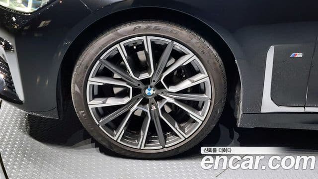 BMW 7 Series 2021 — ფოტო 5/20