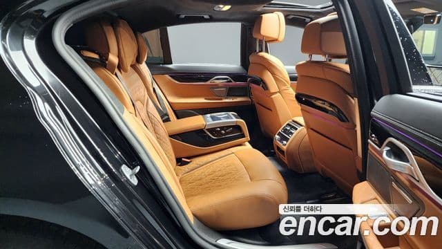 BMW 7 Series 2021 — ფოტო 12/20