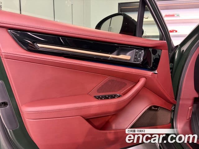 Porsche Panamera 2025 — ფოტო 15/20