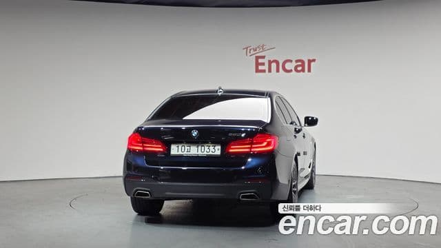 BMW 5 Series 2018 — ფოტო 4/20