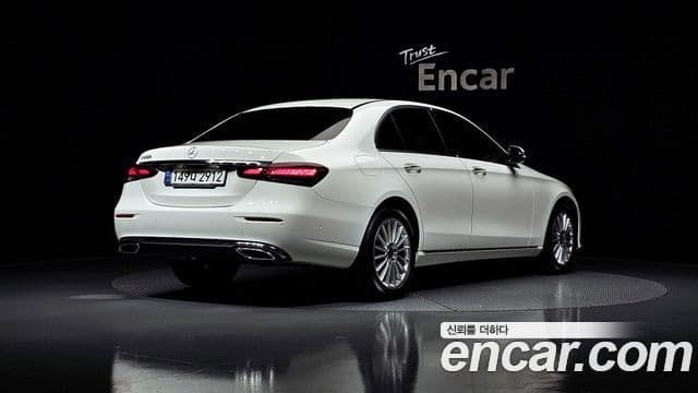 Mercedes-Benz E-Class 2020 — ფოტო 2/20