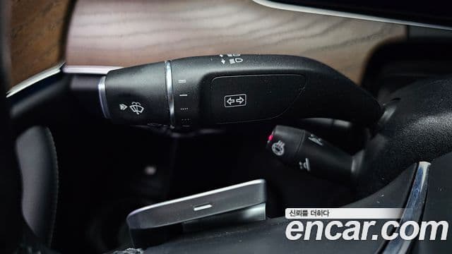 Mercedes-Benz E-Class 2020 — ფოტო 17/20