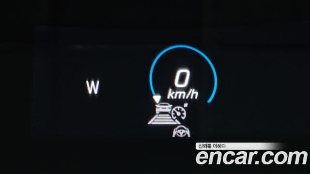 Mercedes-Benz E-Class 2020 — ფოტო 18/20