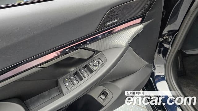 BMW 5 Series 2025 — ფოტო 17/20