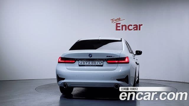 BMW 3 Series 2019 — ფოტო 4/20